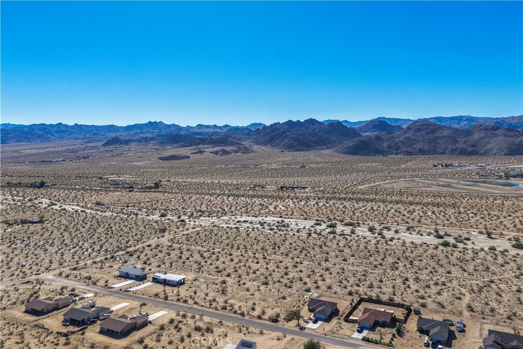 62407 Crestview Drive Property Photo 3