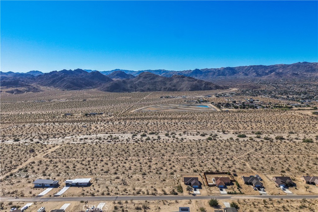 62407 Crestview Drive Property Photo 4
