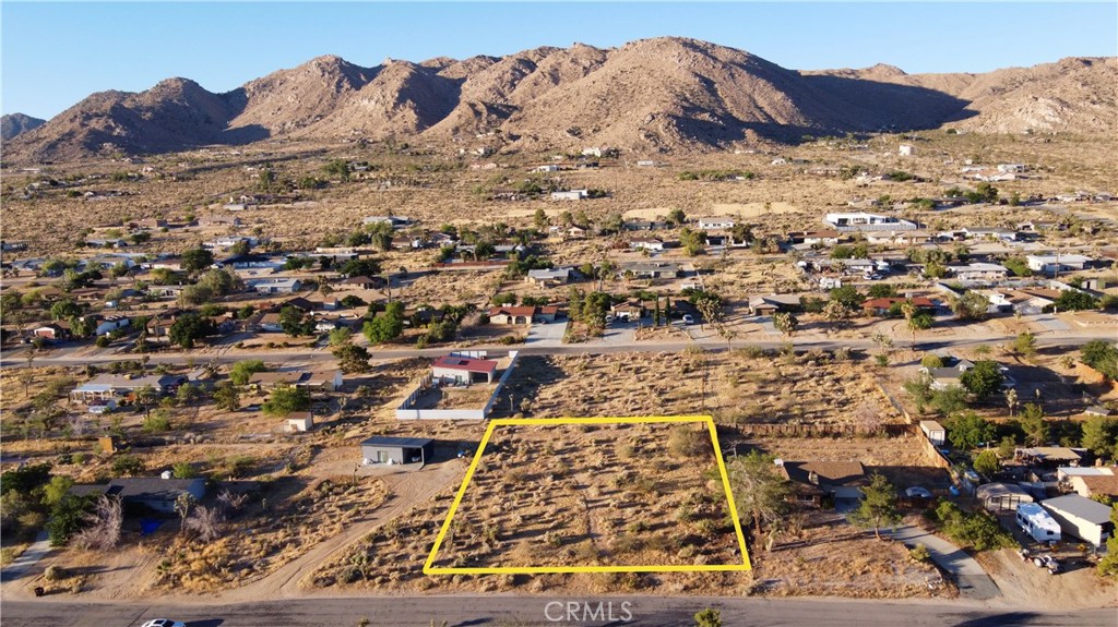 60255 Natoma Trail Property Photo 4