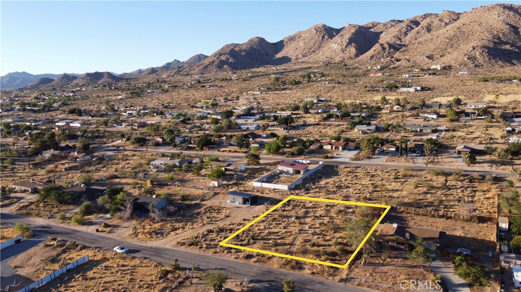 60255 Natoma Trail Property Photo 6