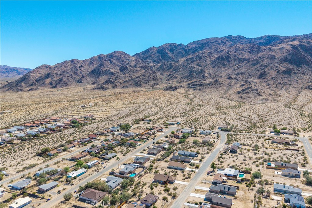 6965 49 Palms Avenue Property Photo 4