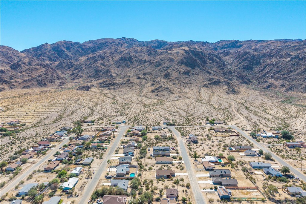 6965 49 Palms Avenue Property Photo 5