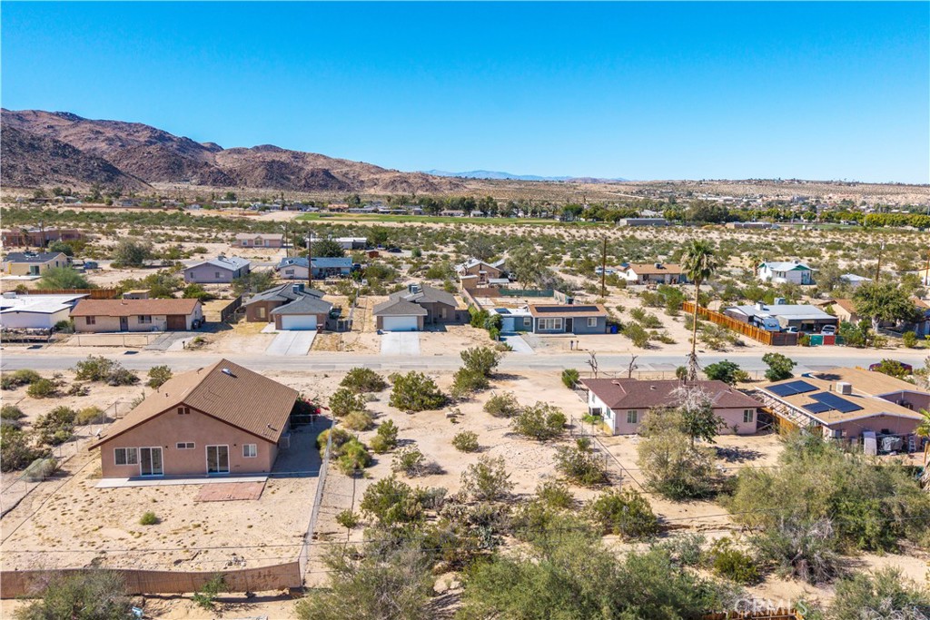 6965 49 Palms Avenue Property Photo 7
