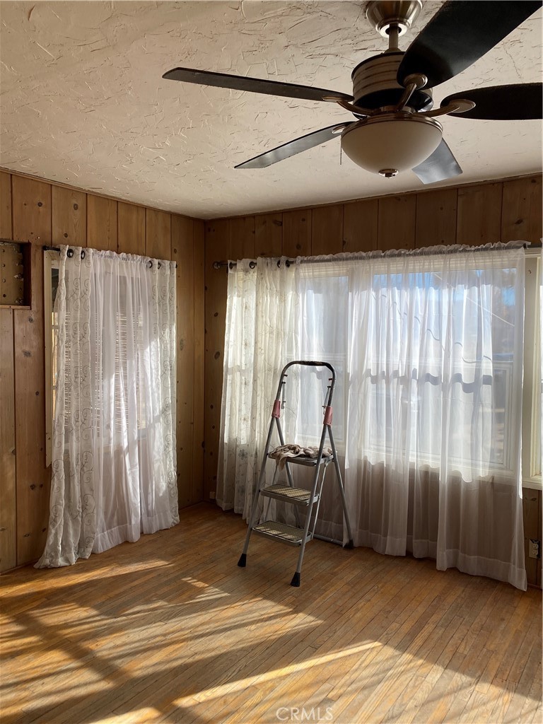 6439 Desert Knoll Avenue Property Photo 6