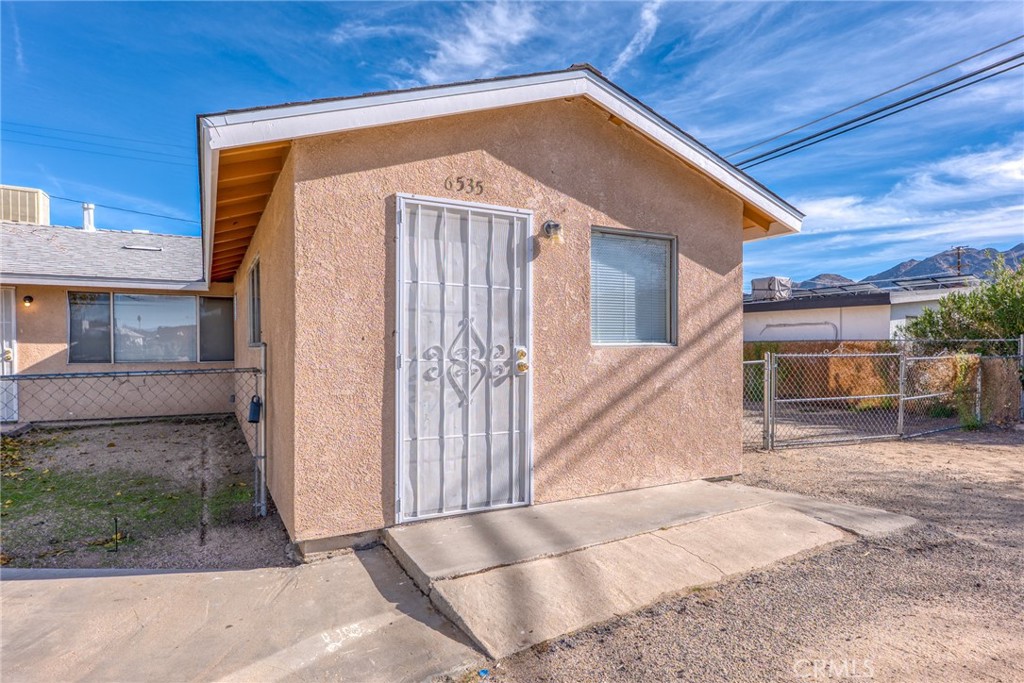 6535 El Sol Avenue Property Photo 3