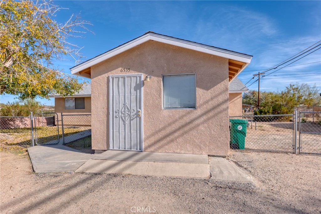 6535 El Sol Avenue Property Photo 4