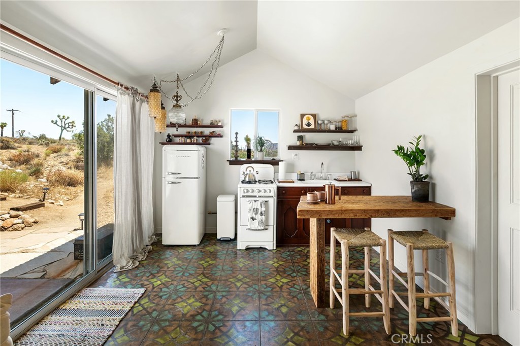 2680 Vine Property Photo 43