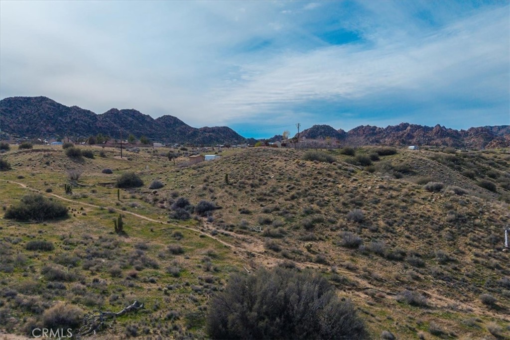 5190 Pioneertown Road Property Photo 8