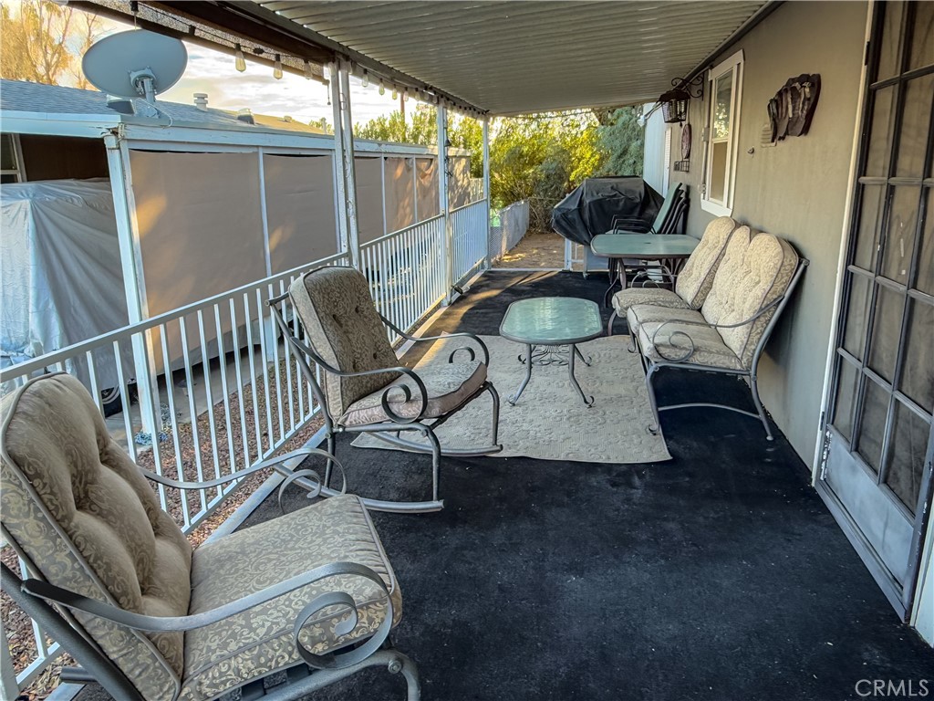 547 Channel Way Property Photo 2