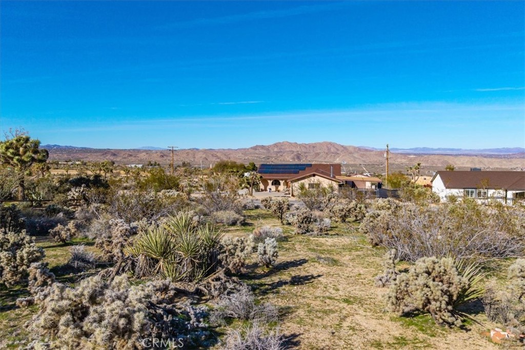 61017 Navajo Trail Property Photo 6