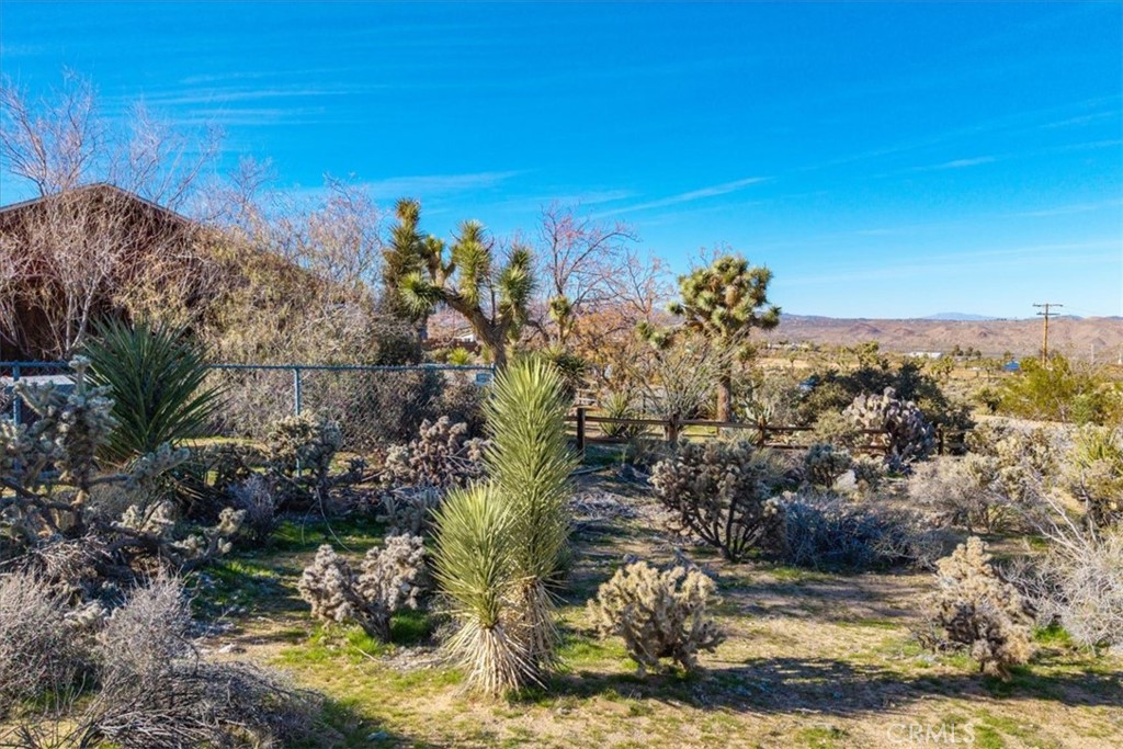 61017 Navajo Trail Property Photo 7