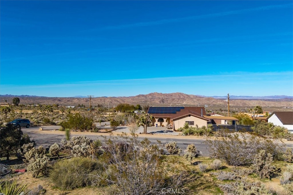 61017 Navajo Trail Property Photo 8