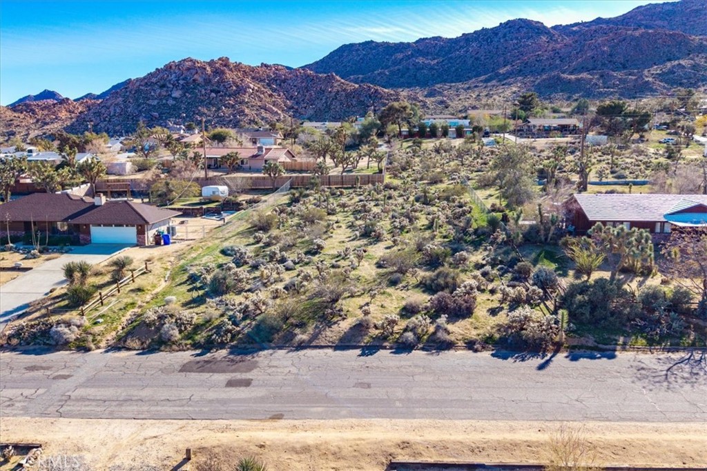61017 Navajo Trail Property Photo 14