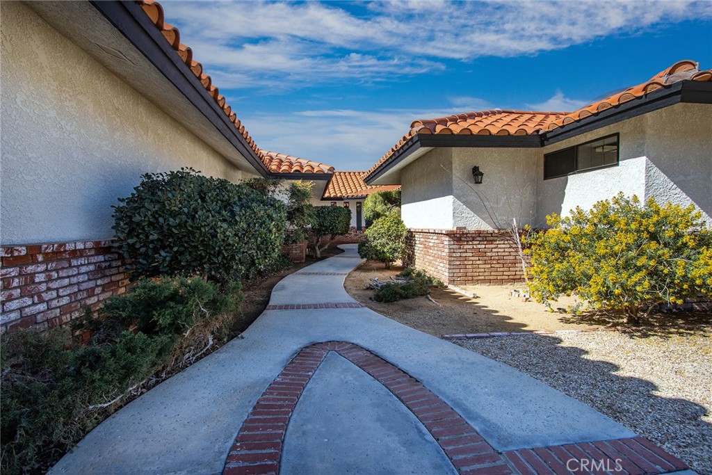 9200 Fortuna Property Photo 3