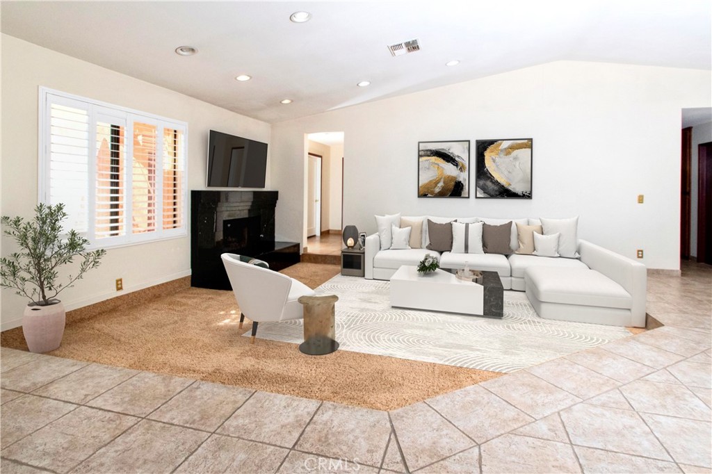 64337 Doral Drive Property Photo 4