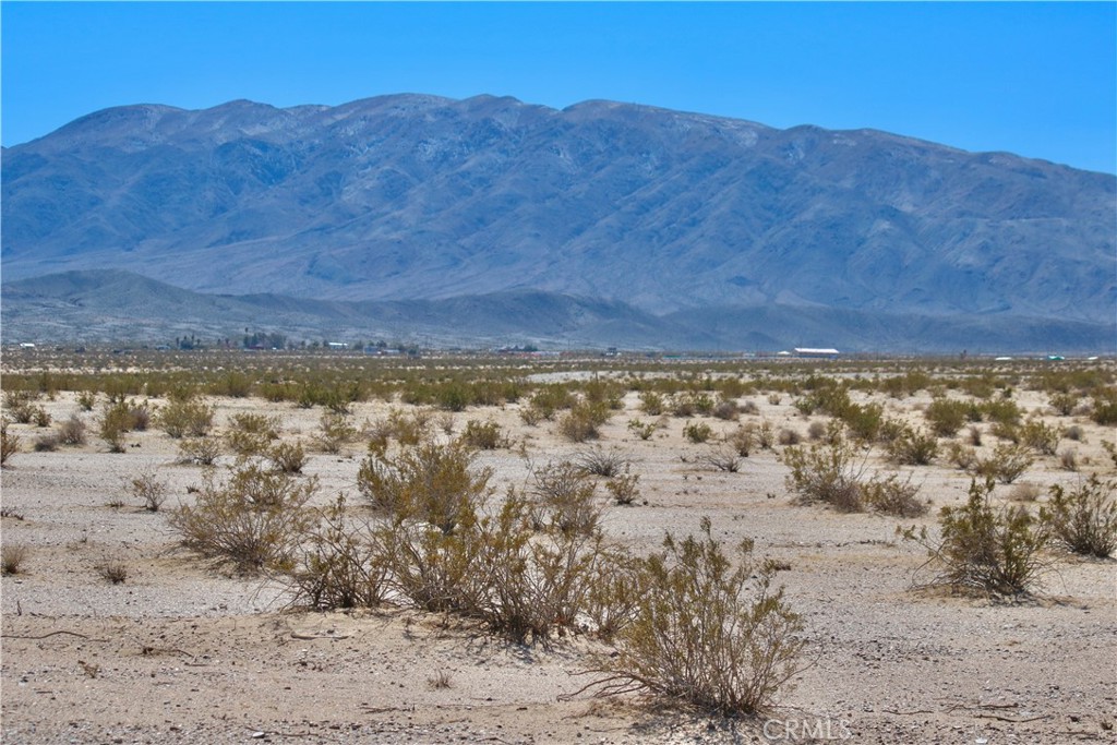 5 Topaz Avenue Property Photo 2