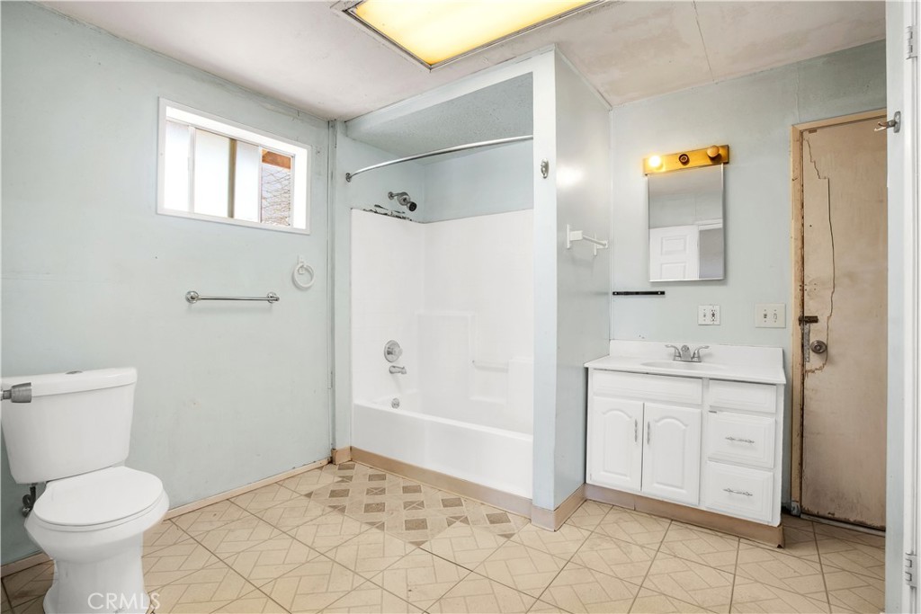 1010 Wamego Property Photo 41