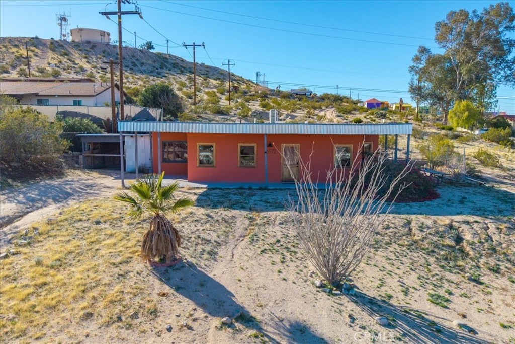 6572 Bullion Avenue Property Photo 4