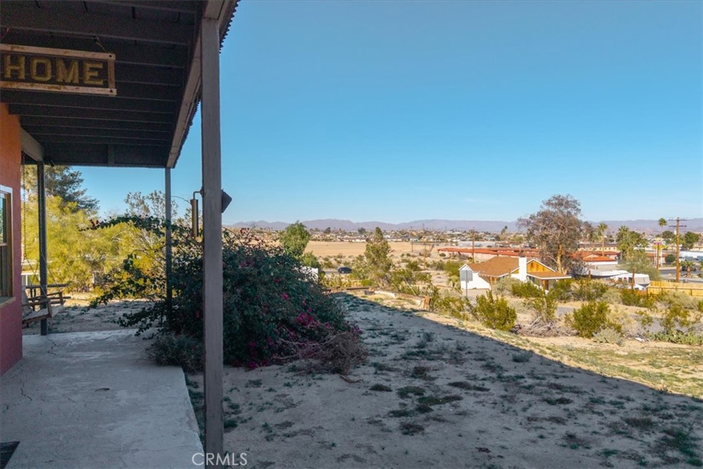 6572 Bullion Avenue Property Photo 5