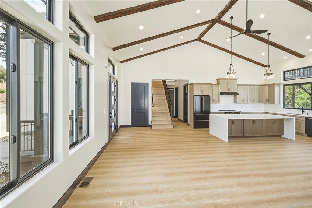 445 Woodcreek Property Photo 17