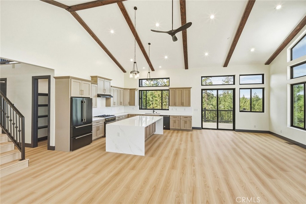 445 Woodcreek Property Photo 18