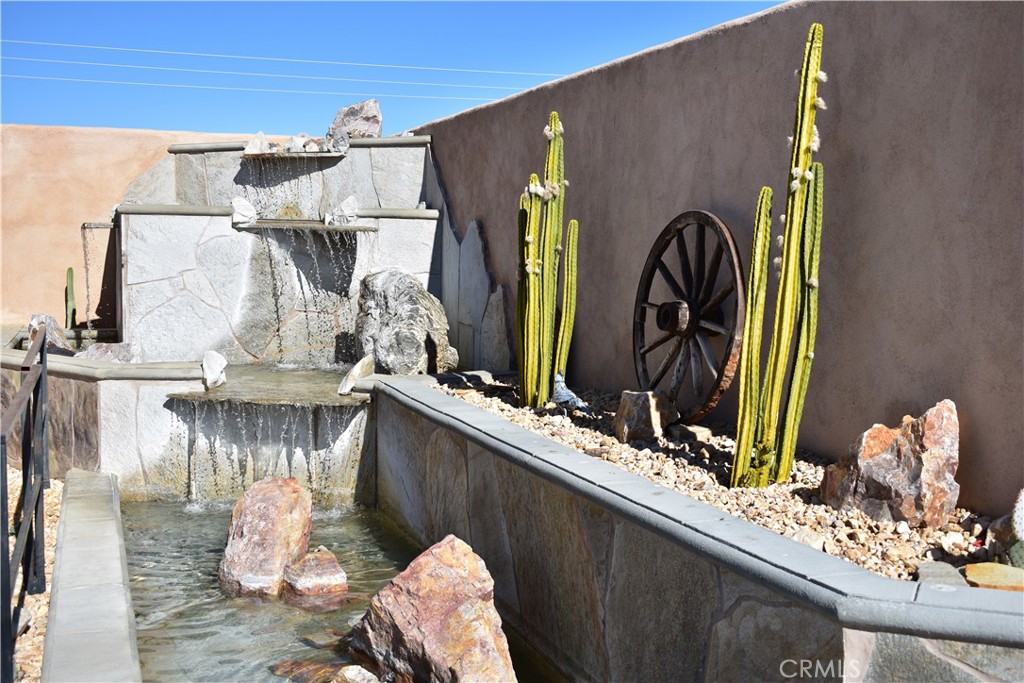 61611 Alta Loma Drive Property Photo 6