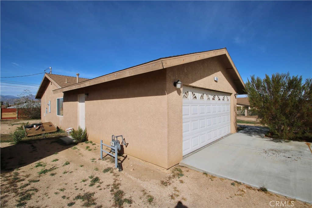 7536 Victoria Property Photo 3