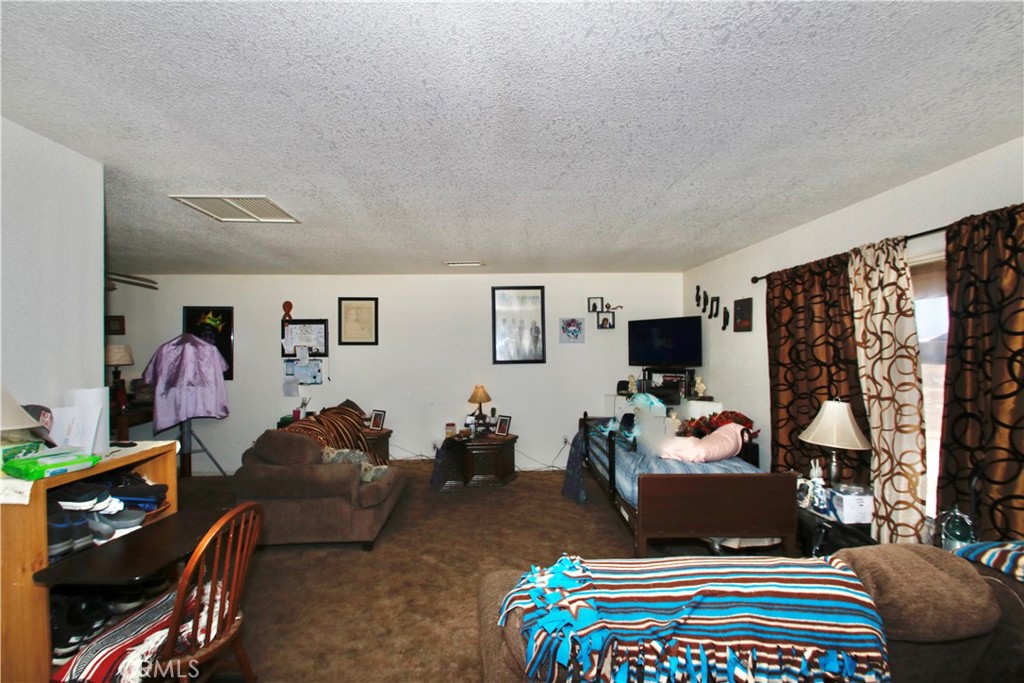 7536 Victoria Property Photo 5