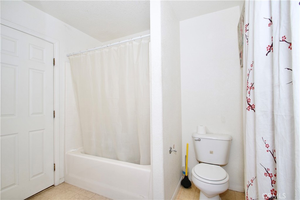 7536 Victoria Property Photo 15