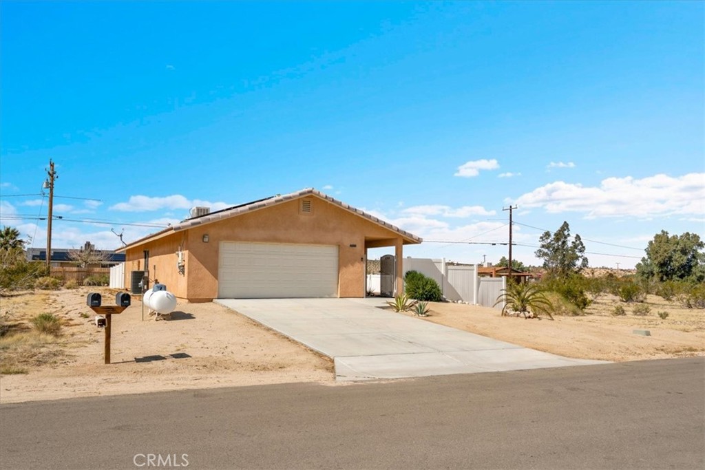 6752 Manzanita Avenue Property Photo 2
