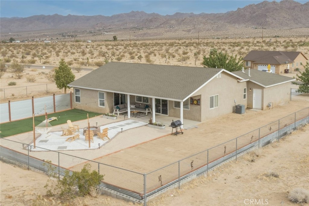 62382 Crestview Drive Property Photo 4