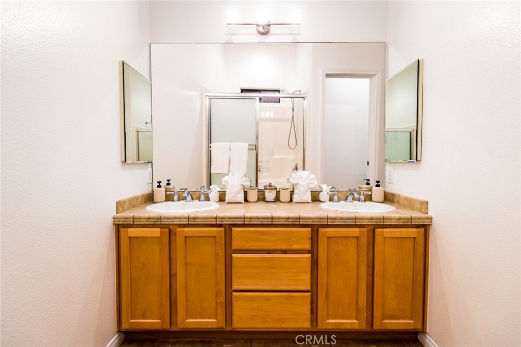 60319 Fairmount Drive Property Photo 13