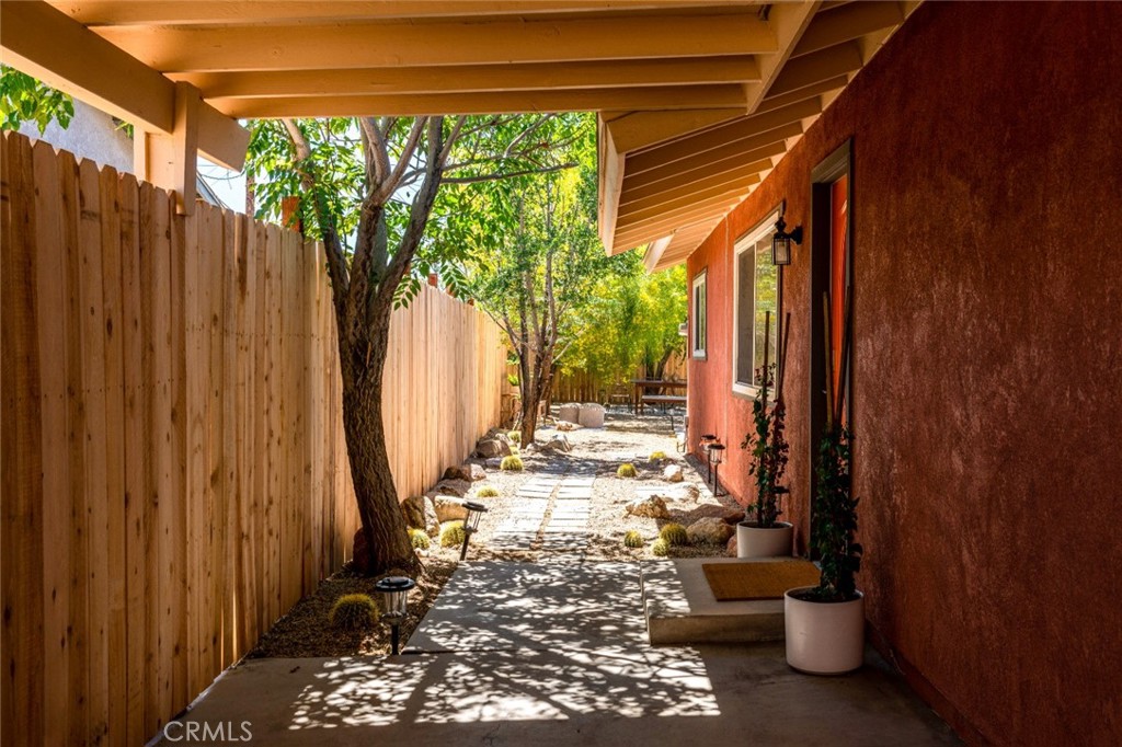62016 Valley View Property Photo 2