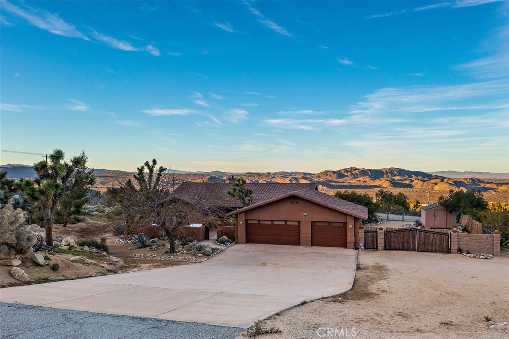 60556 Mountain View Trail Property Photo 1