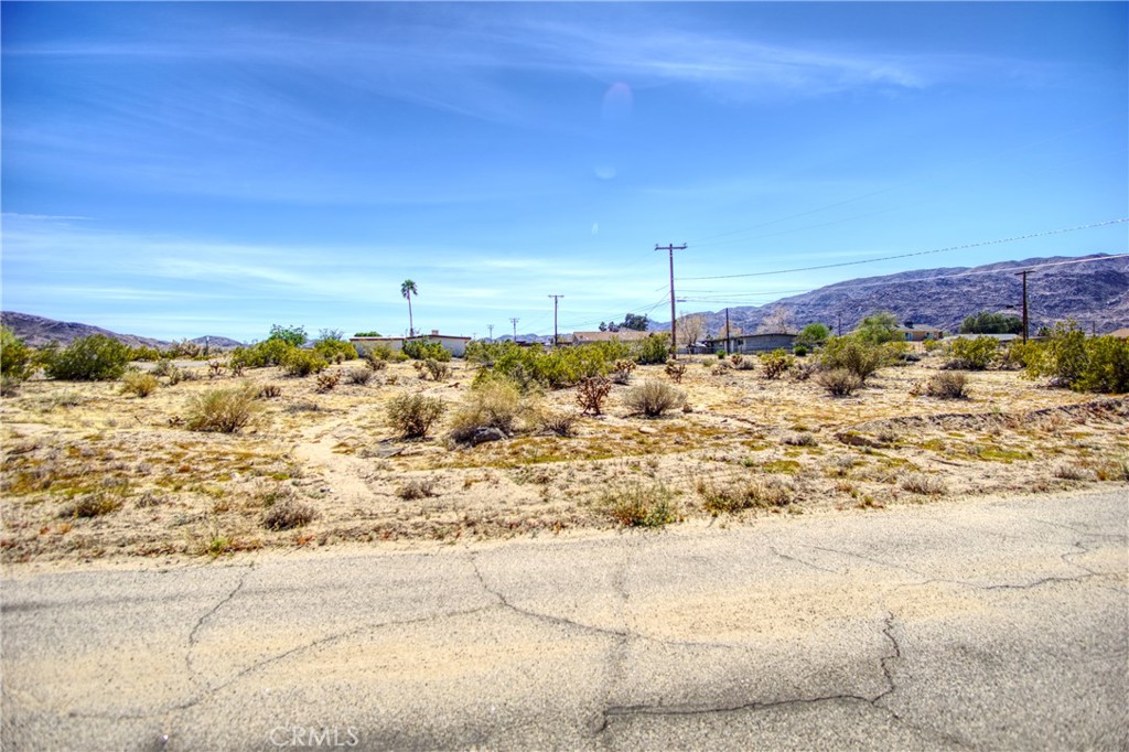 7500 Sunset Drive Property Photo 3