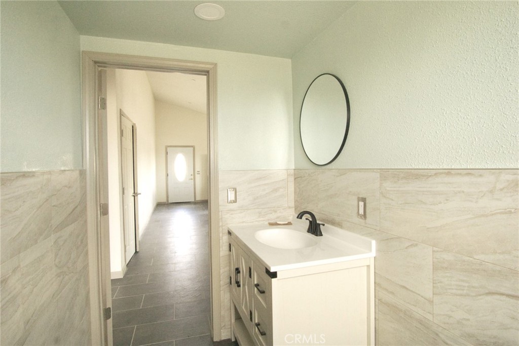 74804 Serrano Drive Property Photo 4