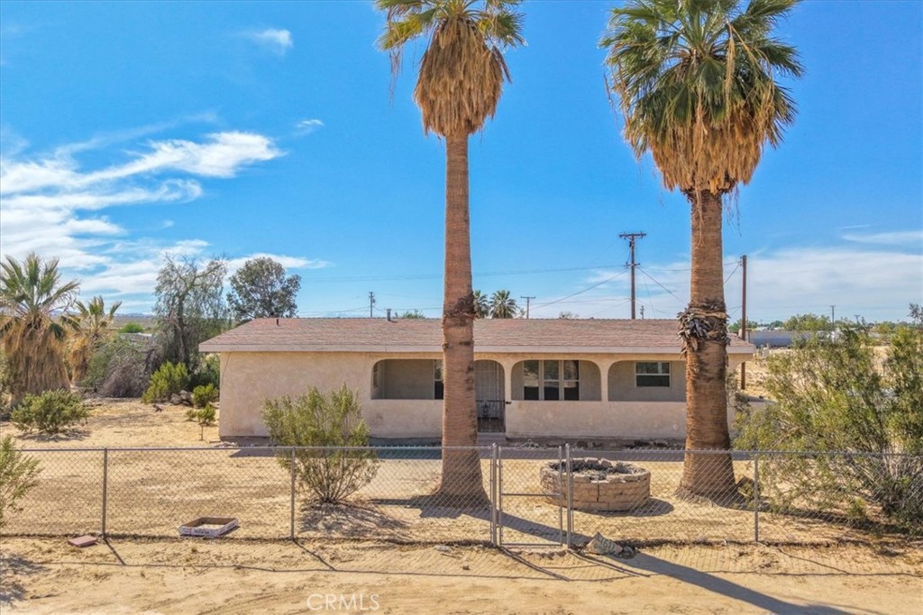4611 Oasis Property Photo 1