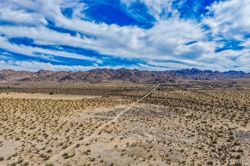 65944 Pipeline Road Property Photo 1