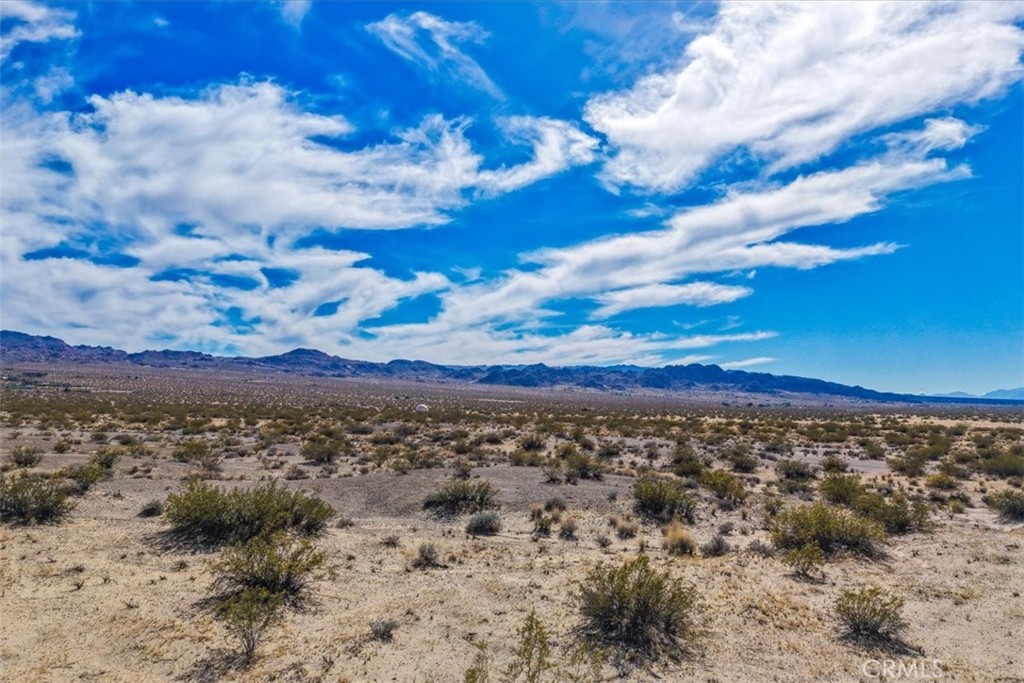 65944 Pipeline Road Property Photo 2
