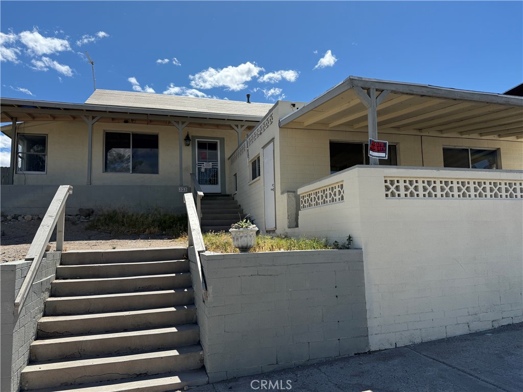 323 E Property Photo 4