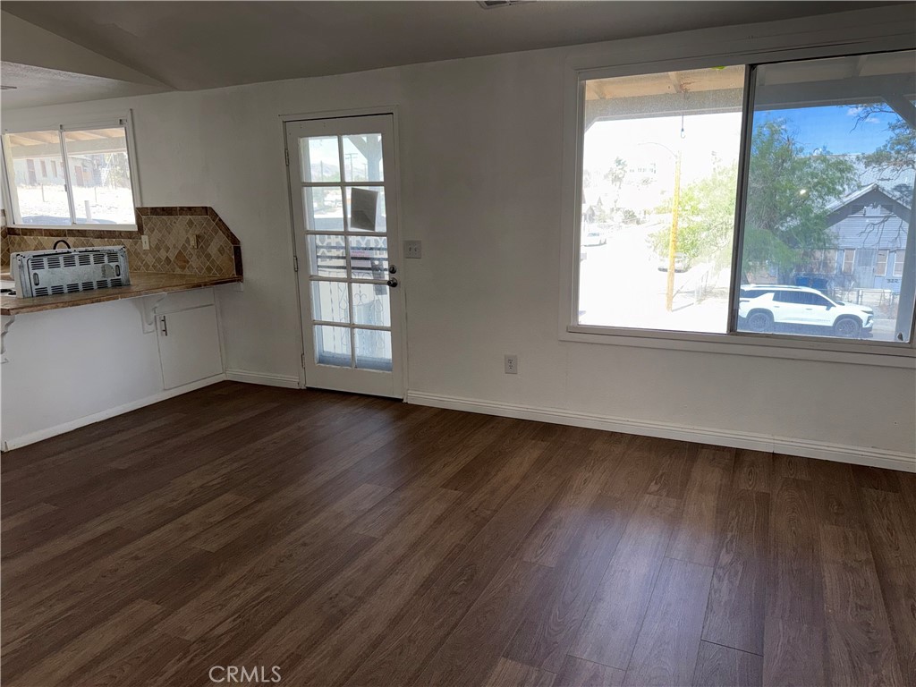 323 E Property Photo 15