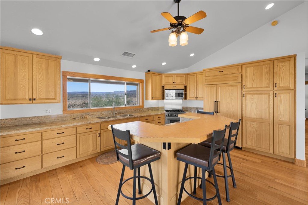 2858 N Sage Avenue Property Photo 10