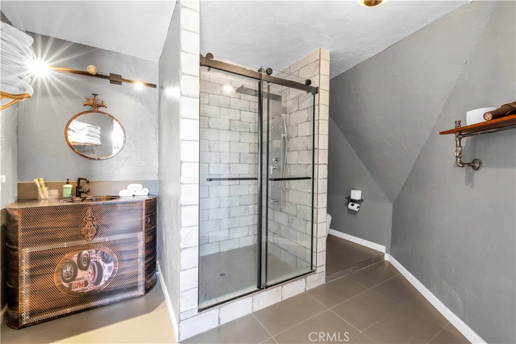 6888 Sunnyhill Road Property Photo 18