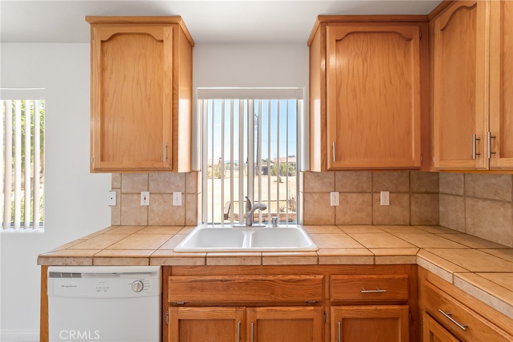 58285 Caliente Property Photo 10