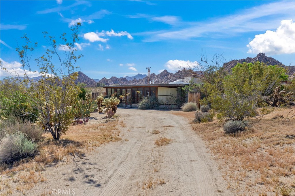 63773 Hollinger Property Photo 2