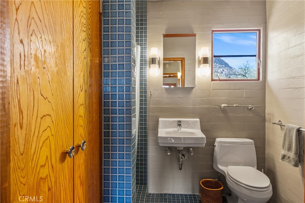 63773 Hollinger Property Photo 33