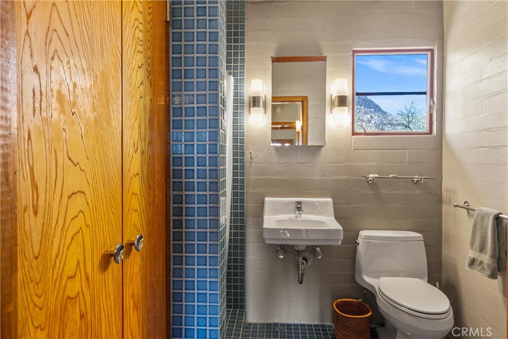 63773 Hollinger Property Photo 33