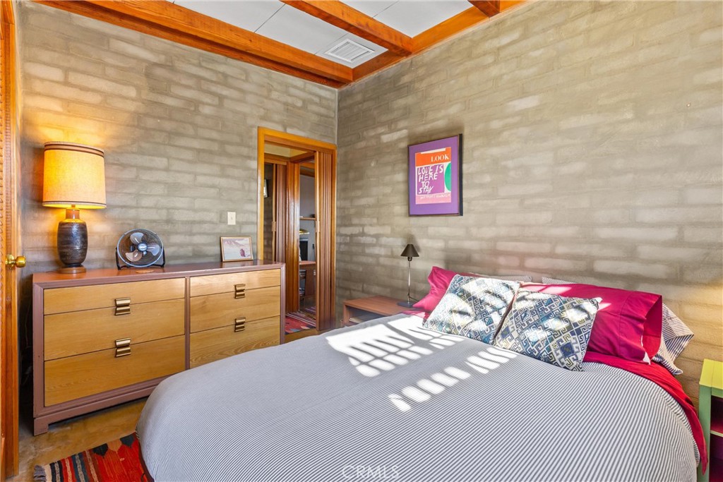 63773 Hollinger Property Photo 37
