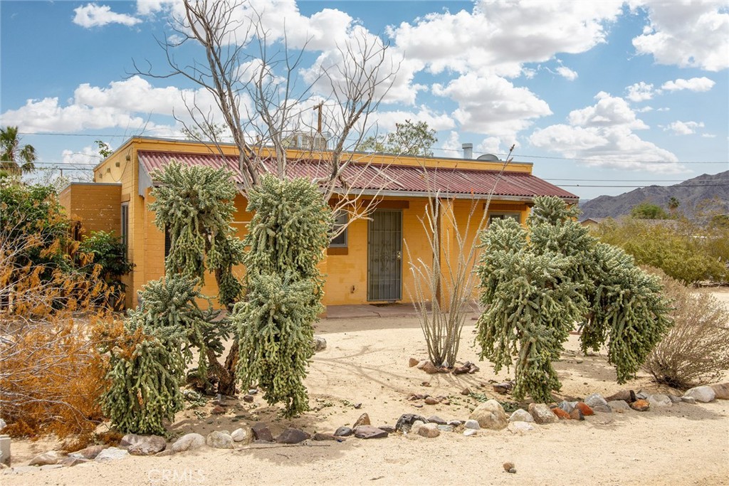6155 Cahuilla Property Photo 1