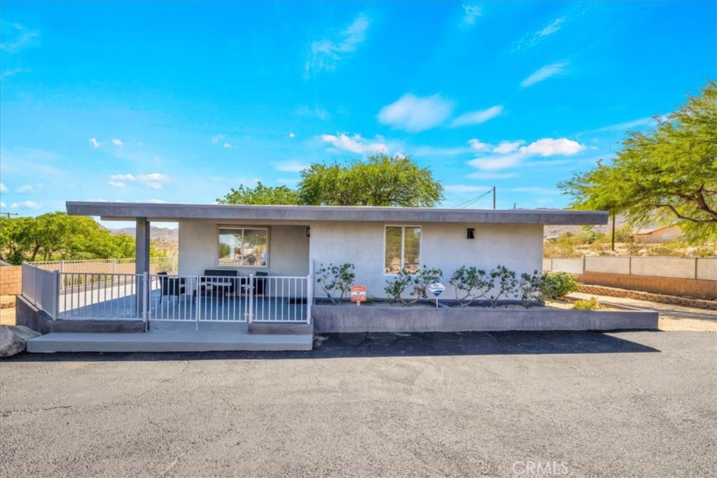 61833 Alta Mesa Property Photo 2